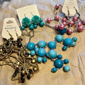 Box of Assorted Jewelry (5)
